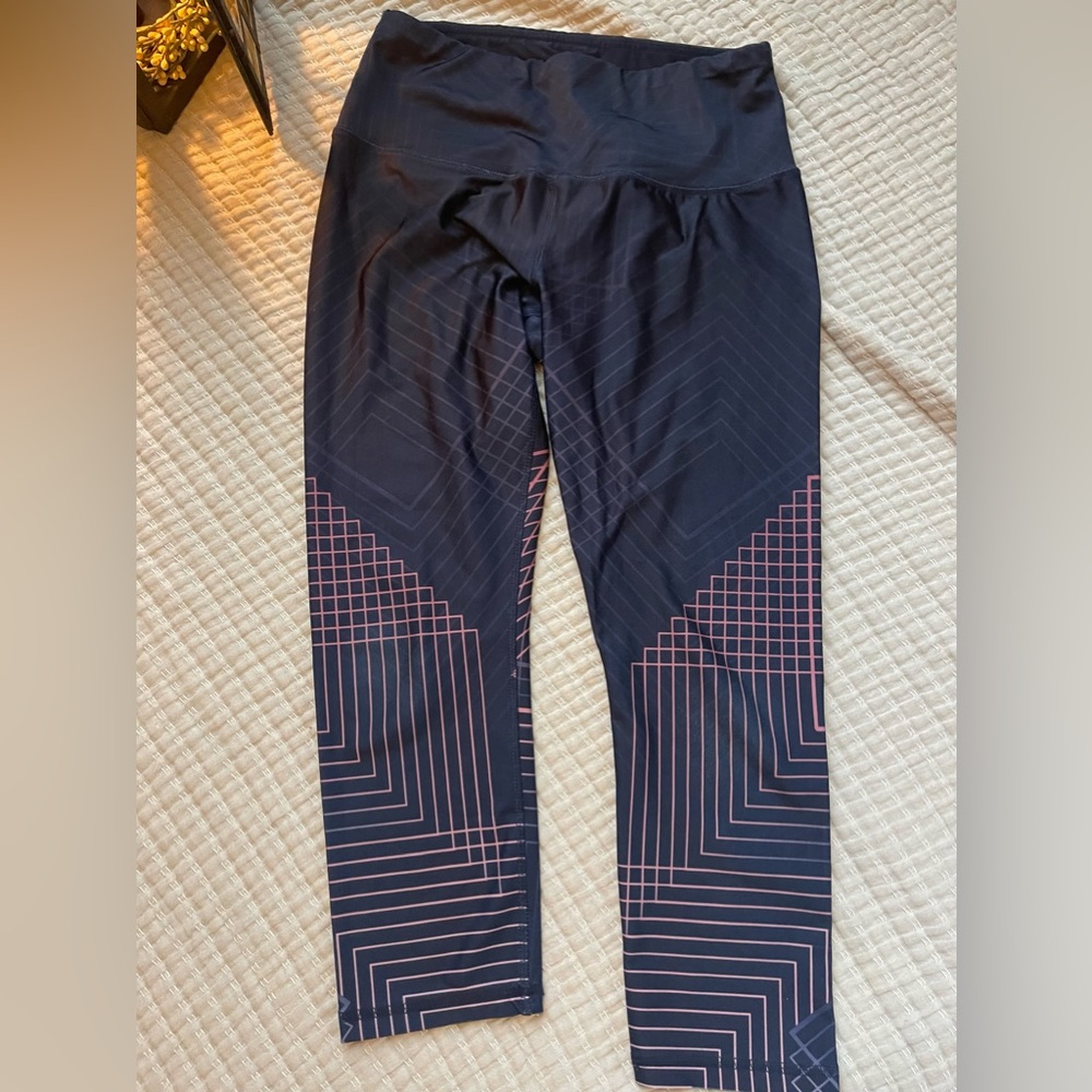 Reebok leggings Size Medium cropped length